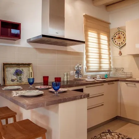 Eleni's Apartament